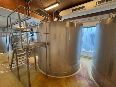 Overview picture of Jahala Pvri 15000 s/s vertical storage tank 15.000L